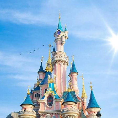 The Art Of Disney Chessy Exterior foto